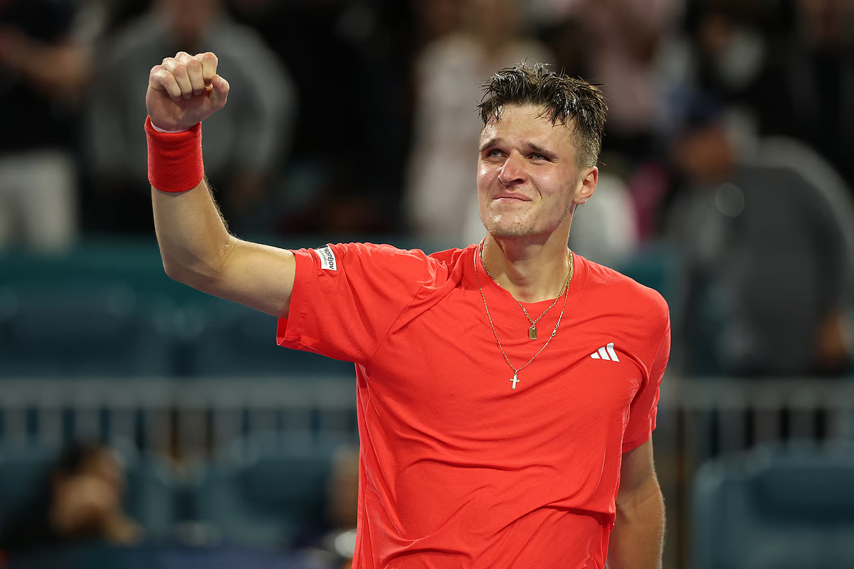 Miami champion Mensik says knee pain nearly forced him to skip event