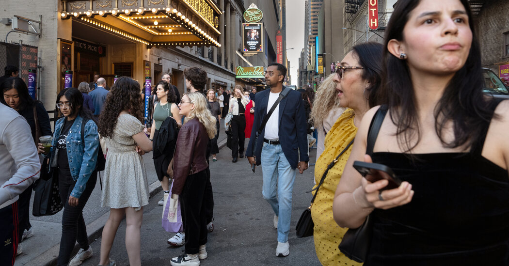 George Clooney and Denzel Washington Power Broadway to Prepandemic Heights