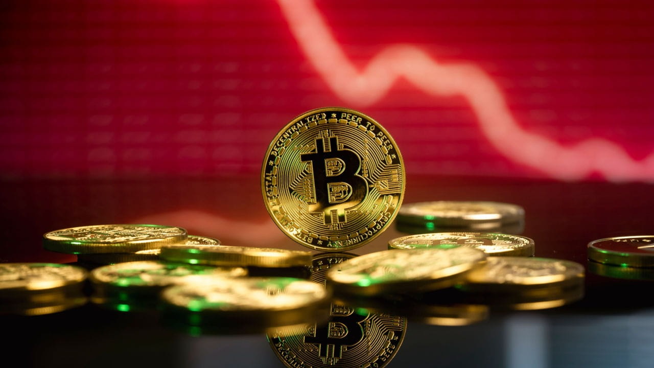 Trader’s $100M Bitcoin Bet Crumbles Amid Market Slide