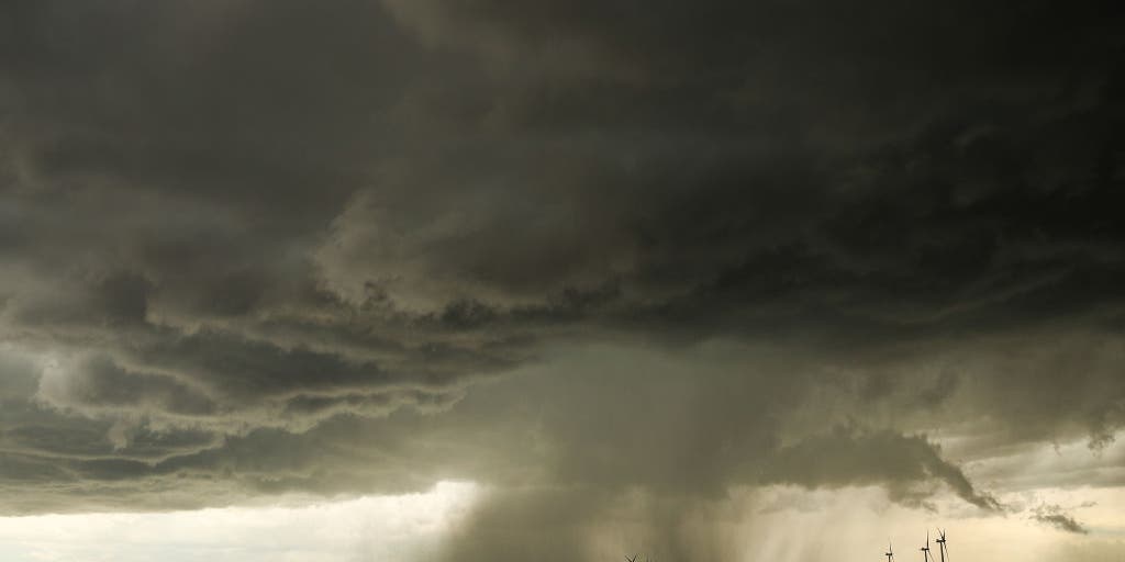 Today’s top weather news: Very large hail, possibly strong tornadoes likely to slam Texas