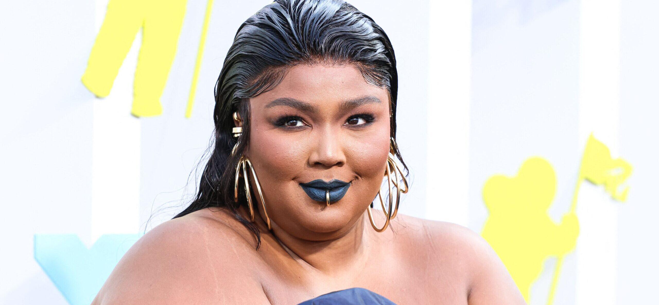 Lizzo Puts Her Extreme Weight Loss On Display In New Snaps