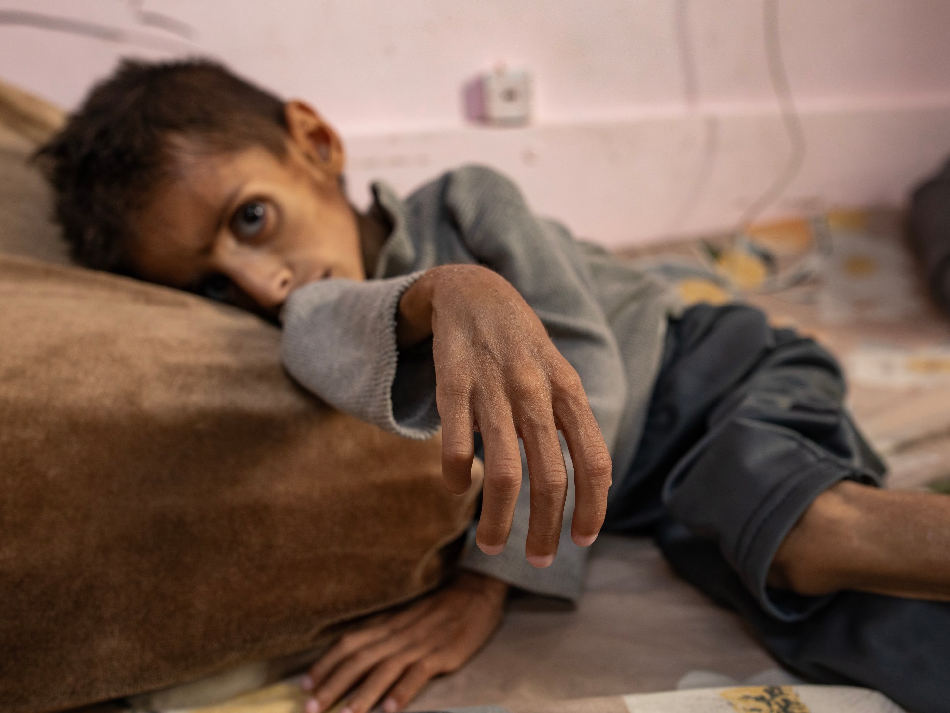 Macron threatens sanctions on Israelis over Gaza aid crisis | Israel-Palestine conflict News