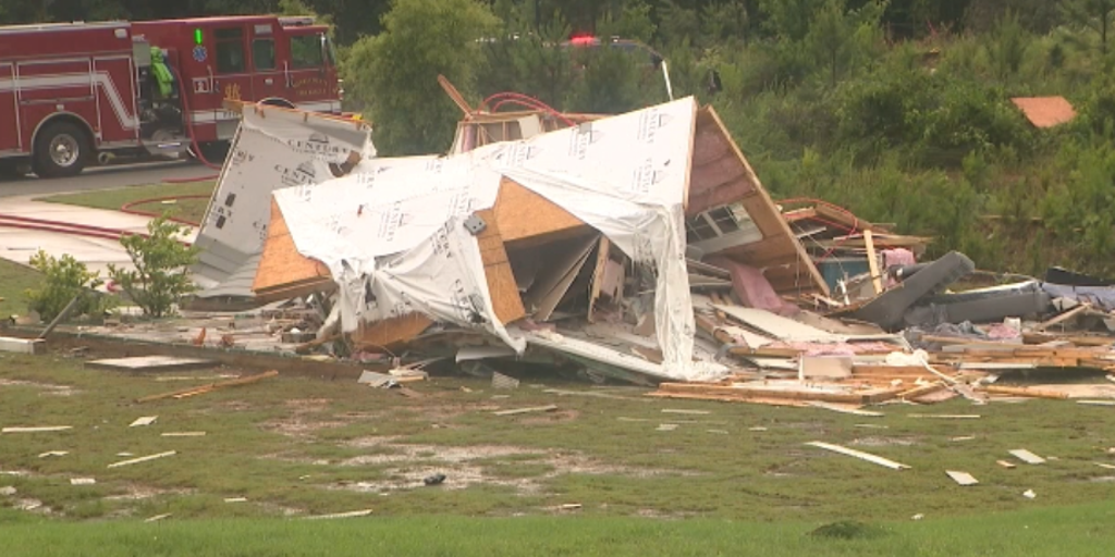 Georgia tornado leave teen critically injured, homes destroyed
