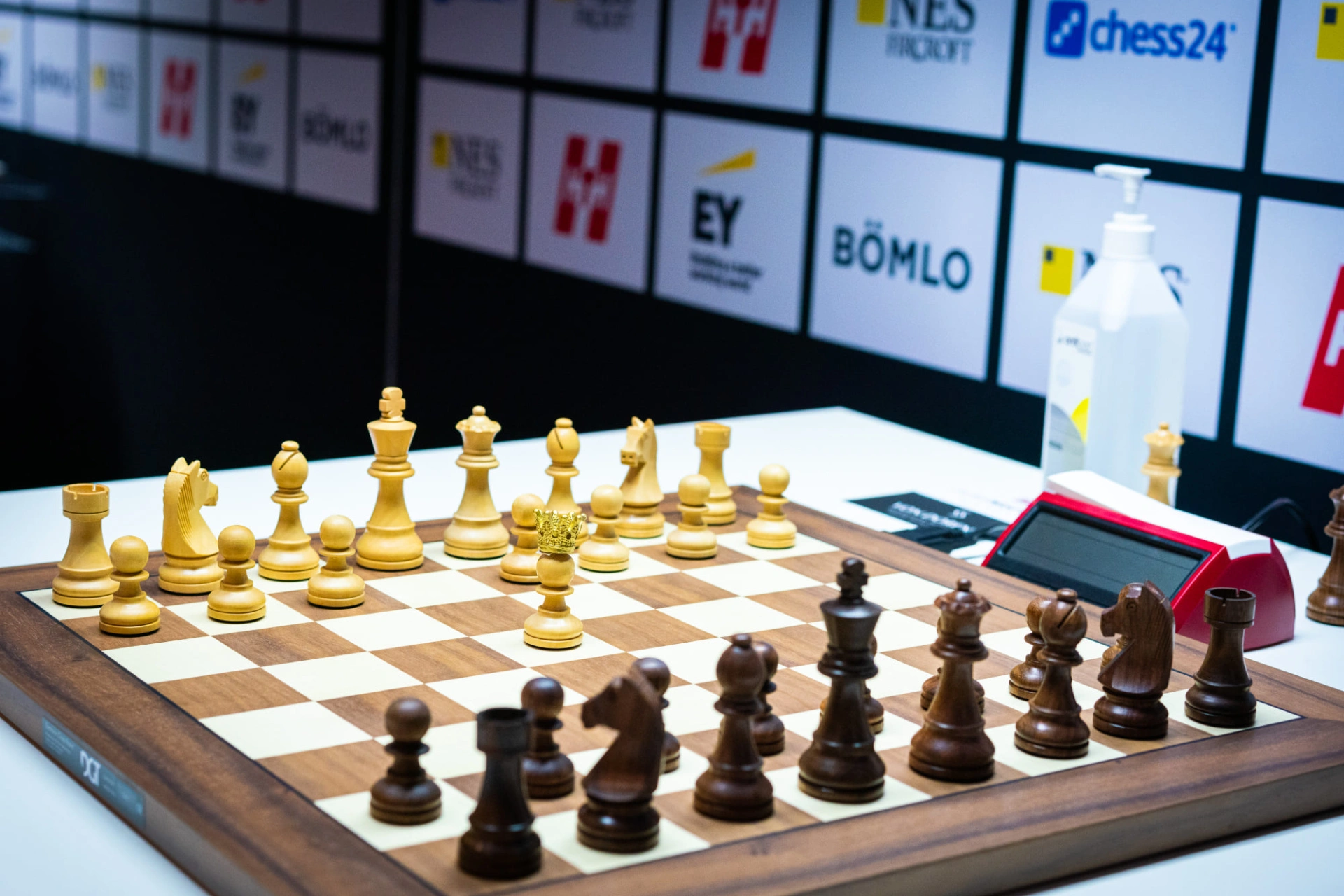 CHESS STARS TURN COWBOYS FOR A DAY AT NORWAY CHESS GAMES 2025