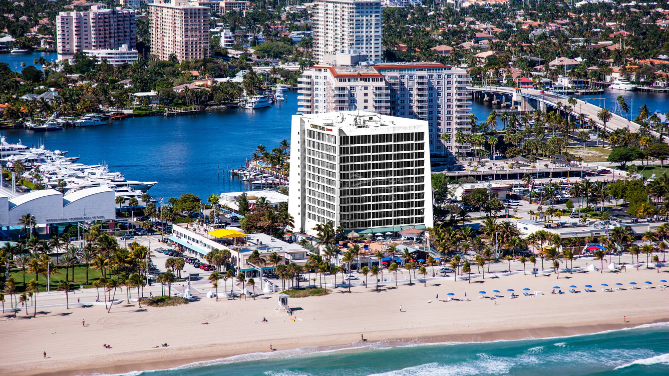 Near-drowning incident at Fort Lauderdale Beach leaves 3 people hospitalized