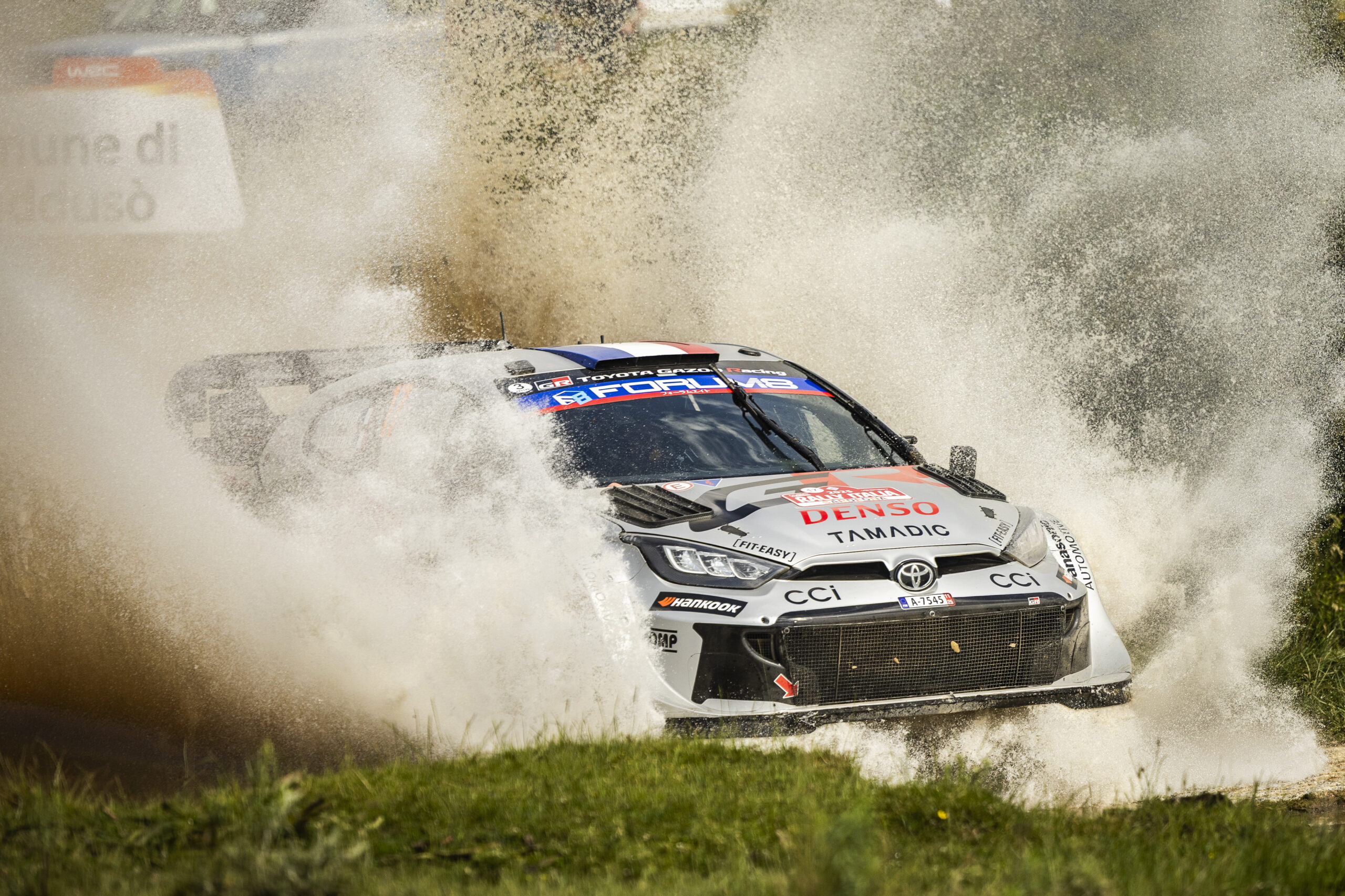 WRC: Déjà vu in Sardinia as Ogier and Tänak set up Sunday shootout